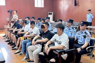 电讯报披露库珀被解雇背景：上赛季多次濒临下课 与老板关系破裂